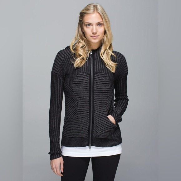 Lululemon Embrace Hoodie Knit - Black / Heathered Dark Grey est size women’s 6 - Picture 1 of 7